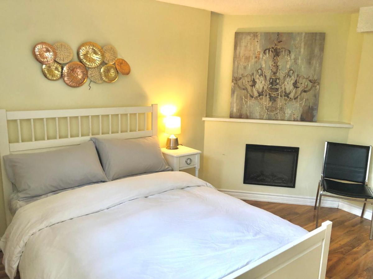 Cozy & Convenient 2-Bedroom Apartment With Private Entrance Τορόντο Εξωτερικό φωτογραφία